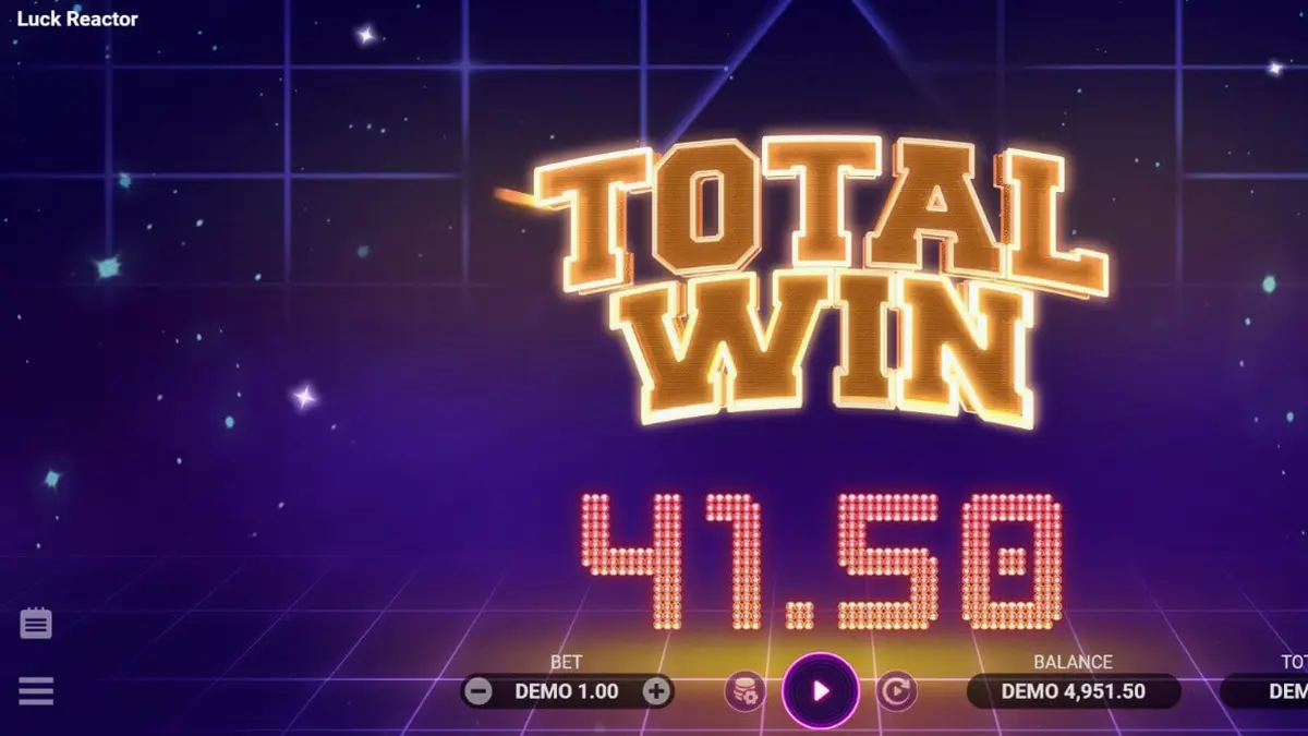 Tampilan futuristik dan neon dari slot Luck Reactor oleh Evoplay